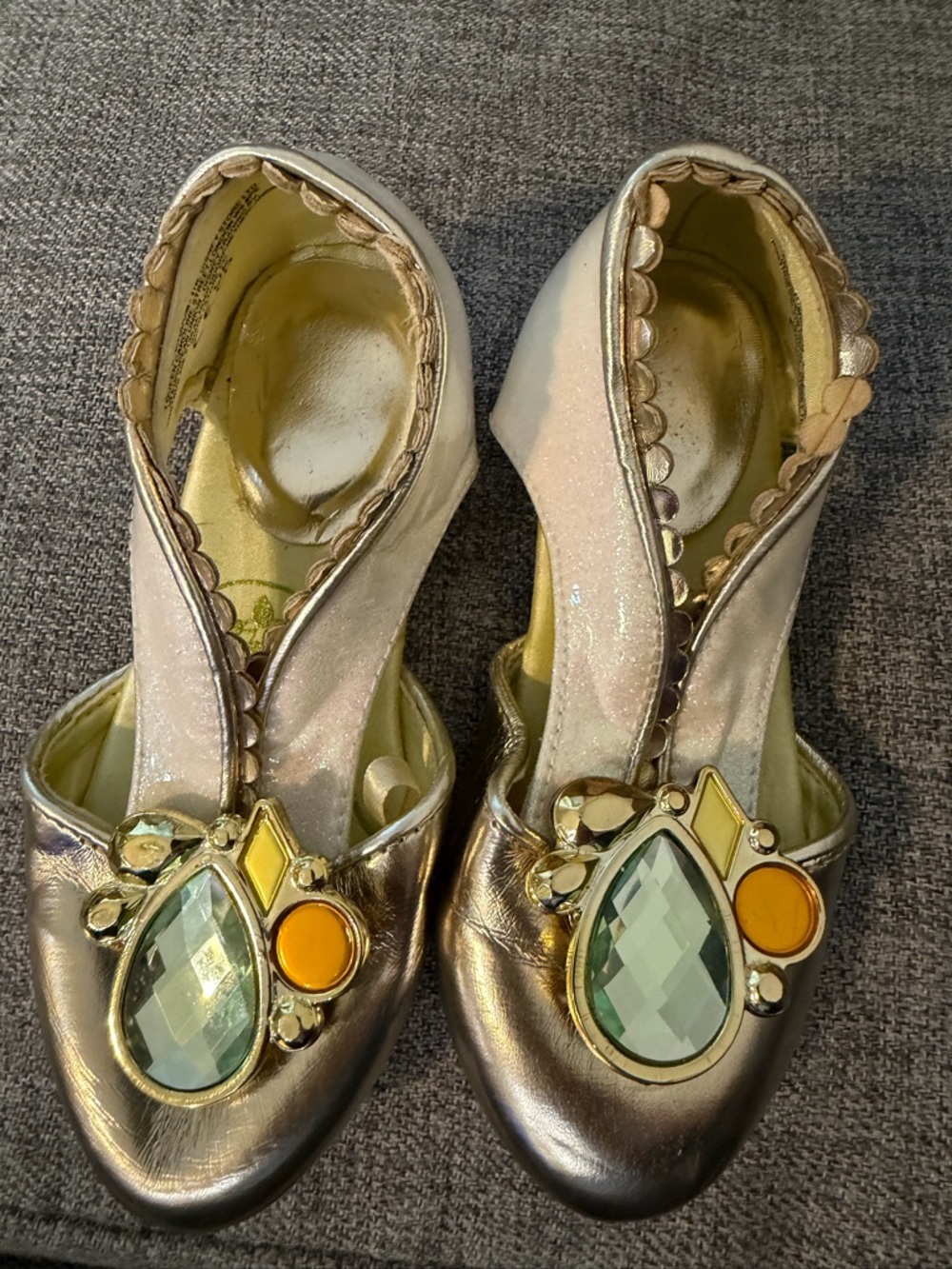 Disney Metallic Gold Dress Shoes size 7/8 with Gemstone Accents Princess Tiana